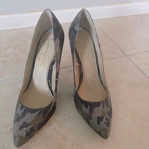 Camouflage Jessica Simpson high heels size 9
